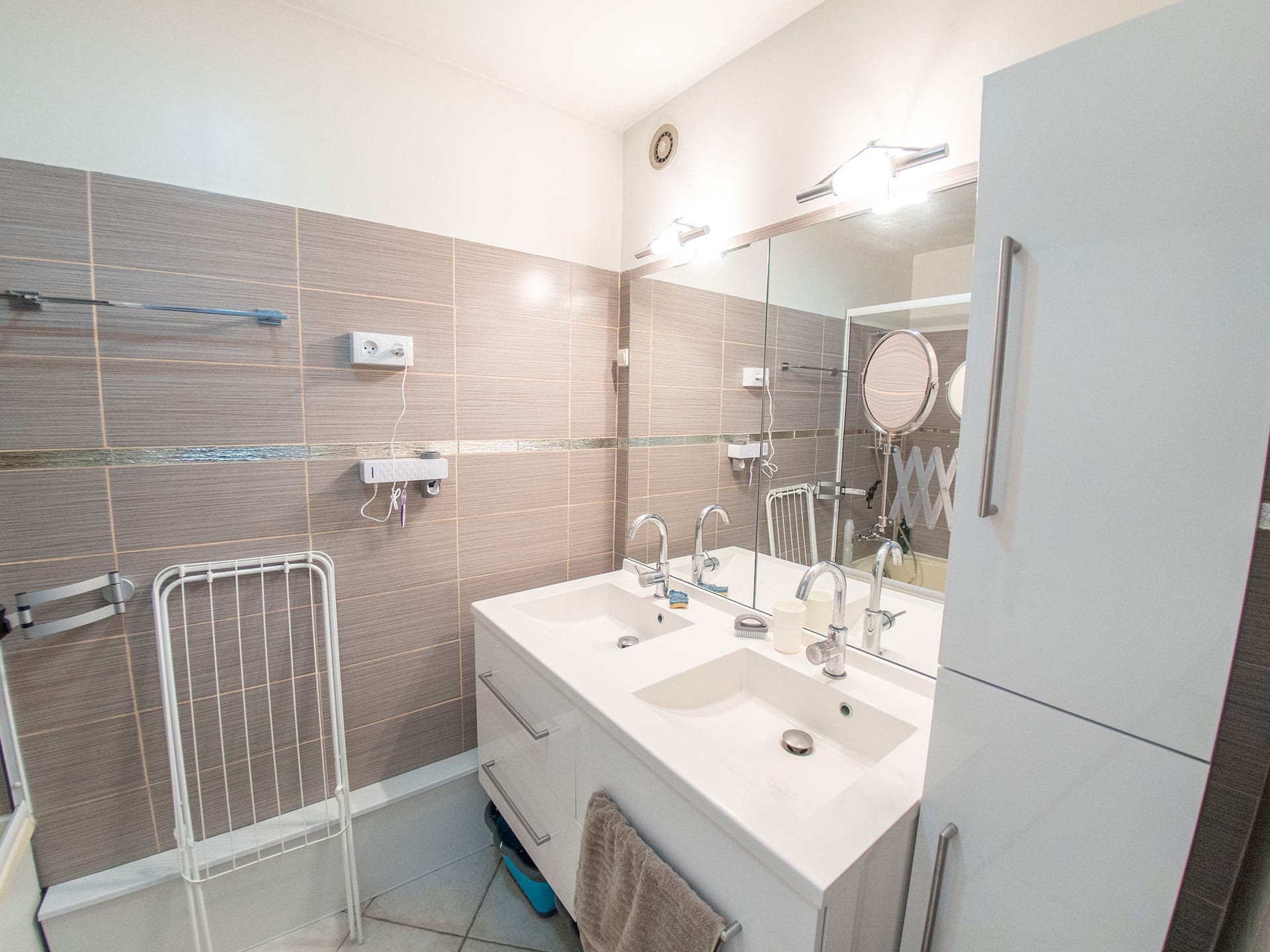 Bathroom 01