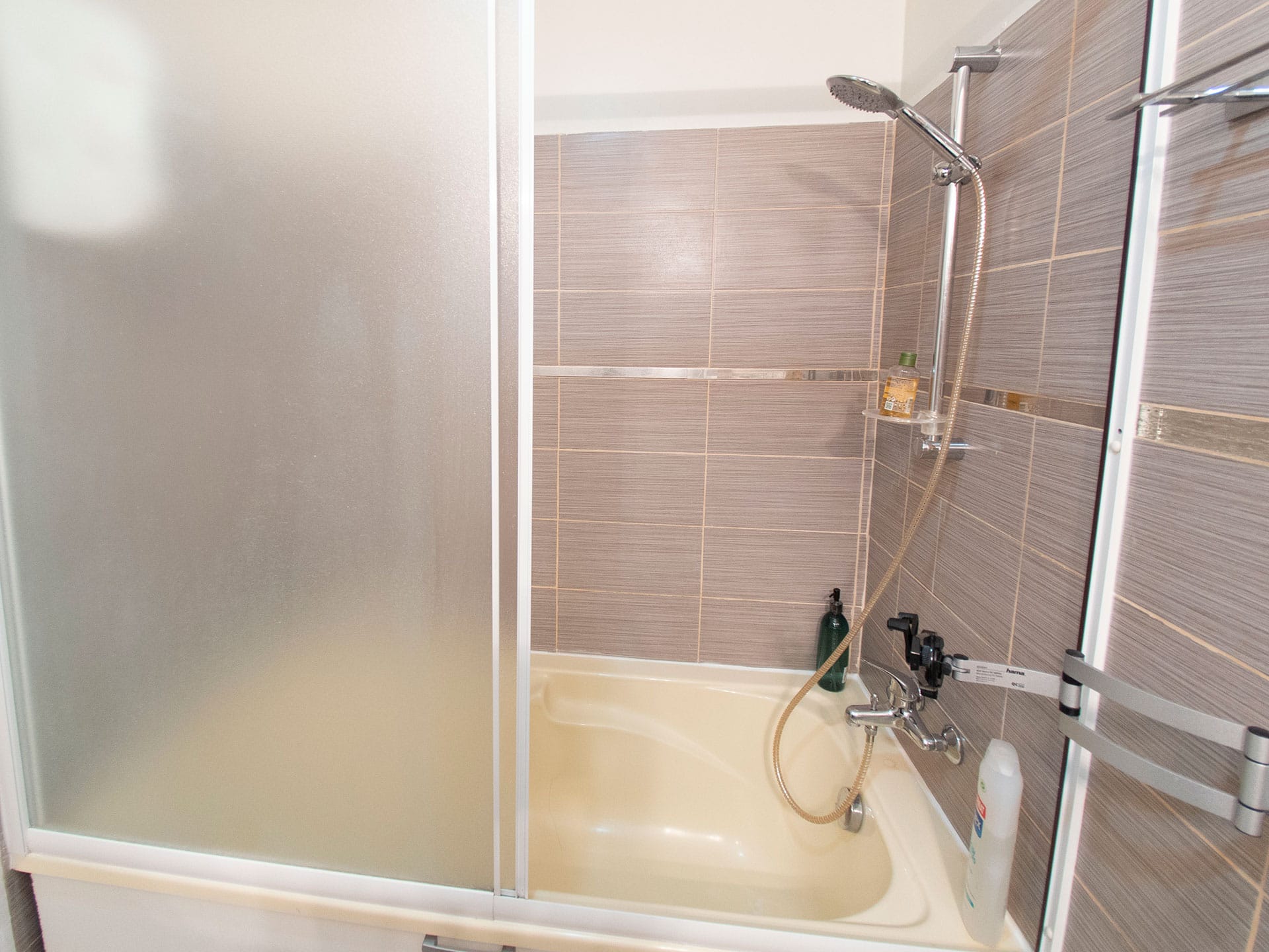 Bathroom 01