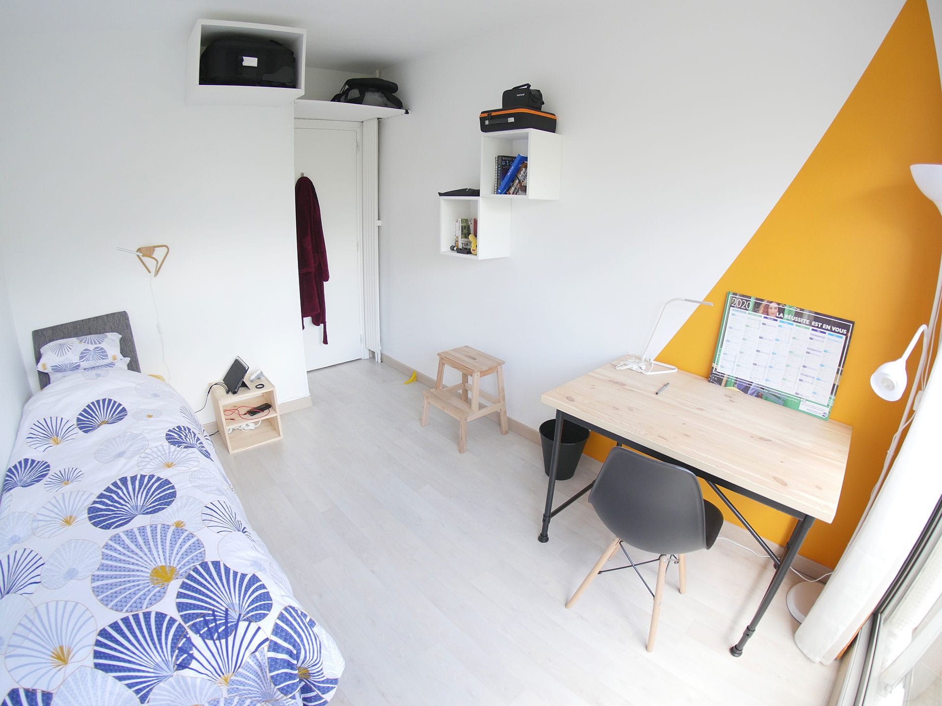 Room 00