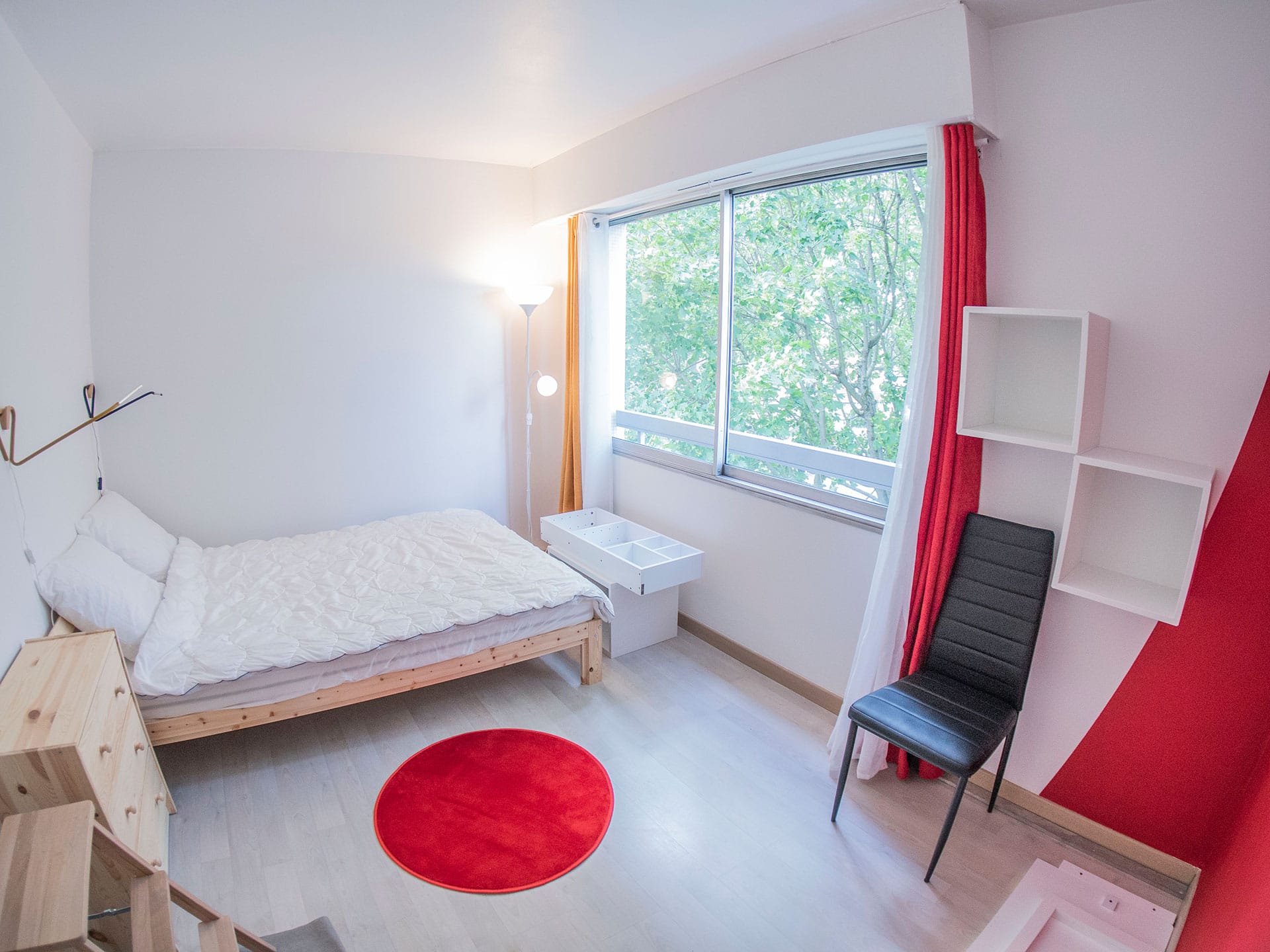 Room 02