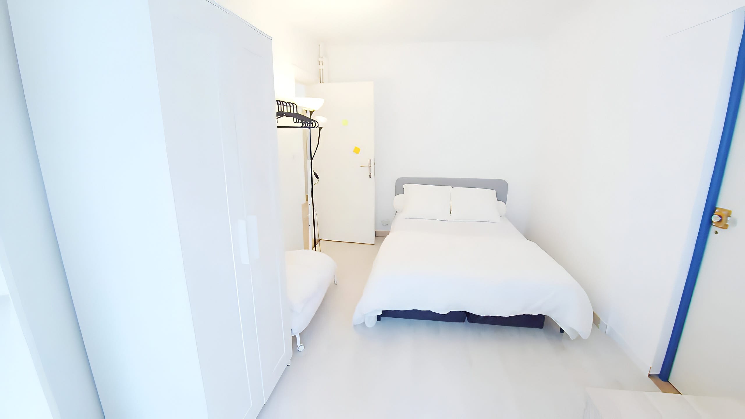 Room 03