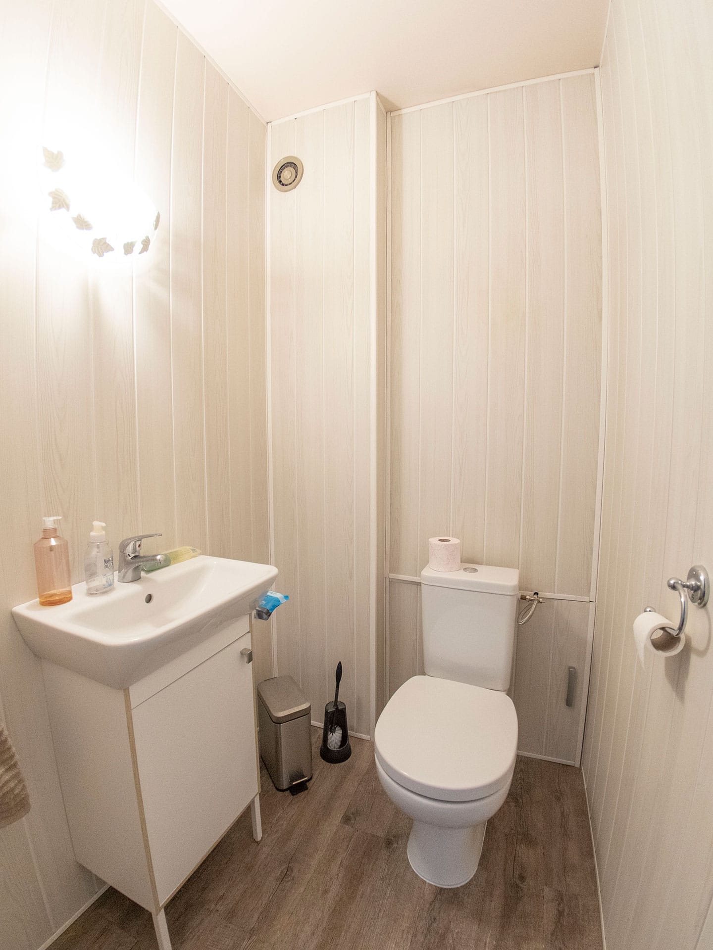Toilet 01